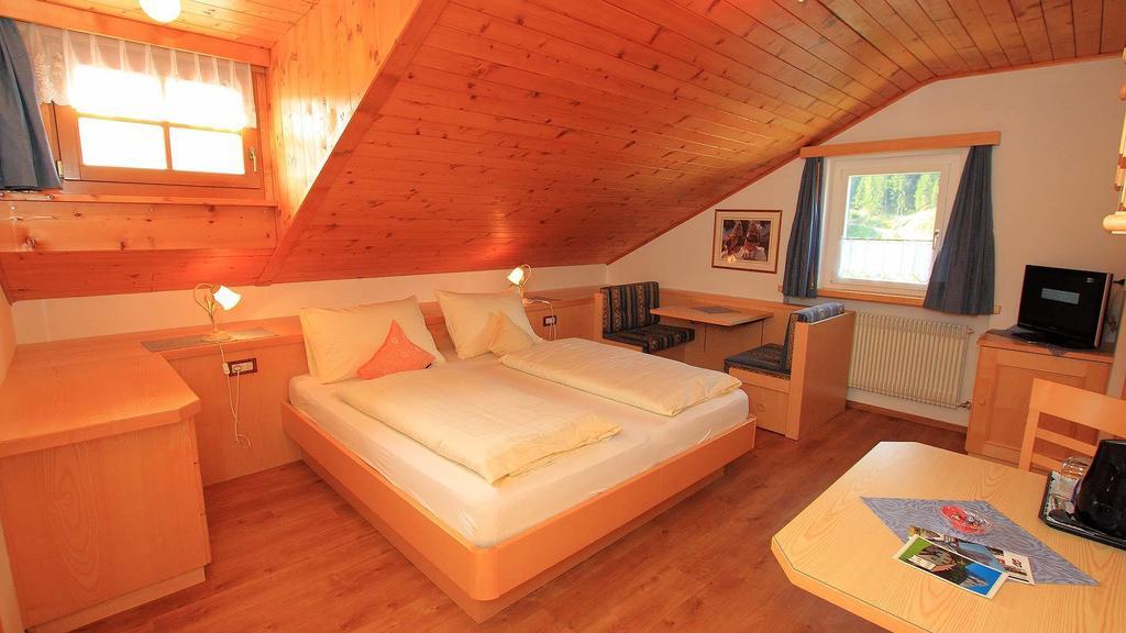 Santa Cristina Val Gardena Bed And Breakfast Iman الغرفة الصورة